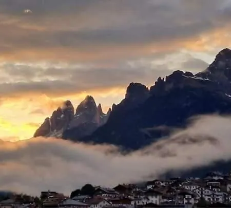 Un Tetto Sulle Tre Cime Apartament